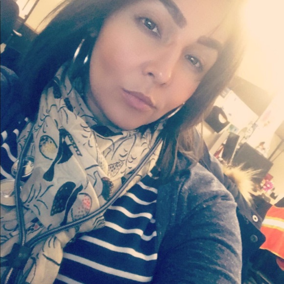 Meet your Posher, Jamie lee - Picture 3 of 3